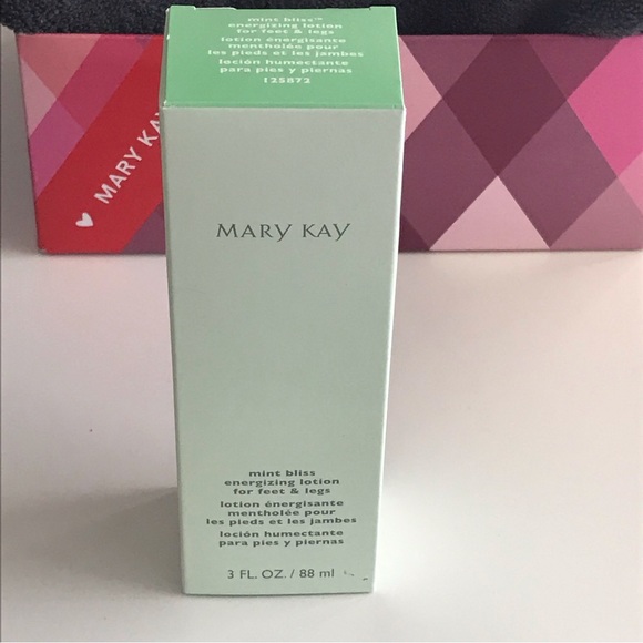 MARY KAY Limited Edition Gift Box - Brand New - Picture 8 of 16